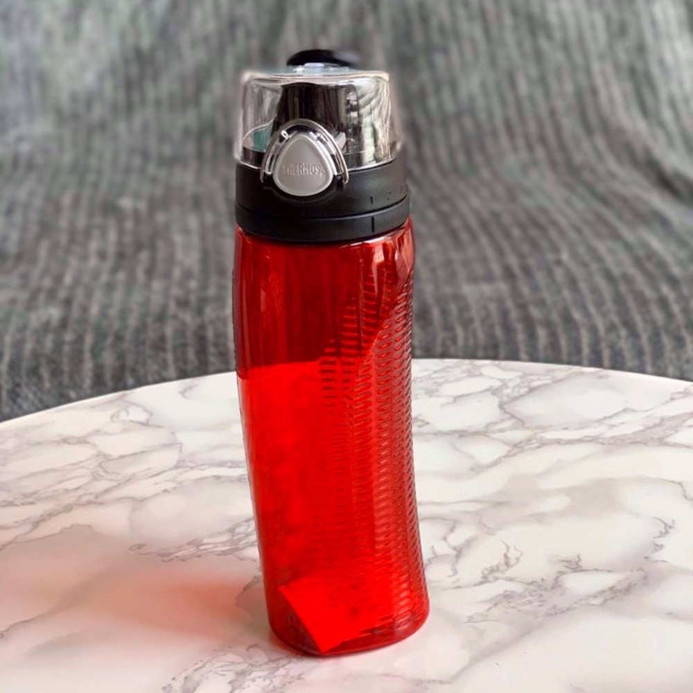 THERMOS Intak 24 Ounce Tritan Hydration Bottle with Meter, Red (NEW)